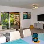 Confortable A Avec Piscine Privee * Sainte-Maxime
