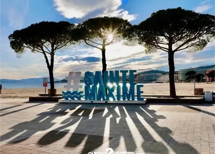 Confortable à Avec Piscine Privée * Sainte-Maxime