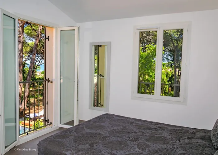 Confortable à Avec Piscine Privée *